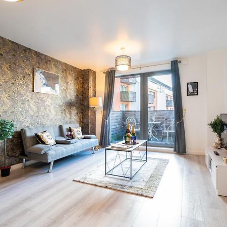 Caliber Stays Birmingham Bliss - Medusa Suite Apartments - Central 2-Bed Retreat - City Attractions, Sleeps 4, Free Netflix, Nearby Parking & Close Proximity - Bullring, Grand Central, The Cube - 5 Minutes Walk Экстерьер фото