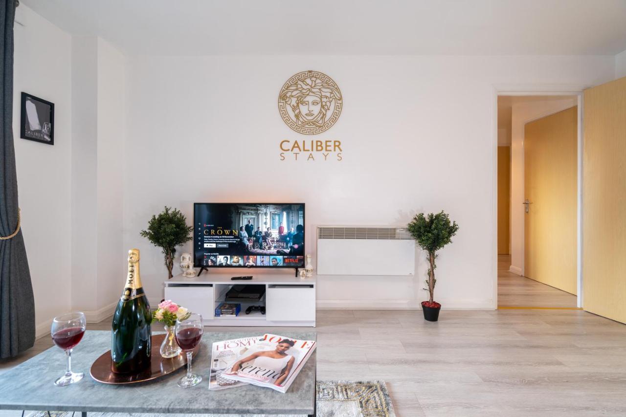 Caliber Stays Birmingham Bliss - Medusa Suite Apartments - Central 2-Bed Retreat - City Attractions, Sleeps 4, Free Netflix, Nearby Parking & Close Proximity - Bullring, Grand Central, The Cube - 5 Minutes Walk Экстерьер фото