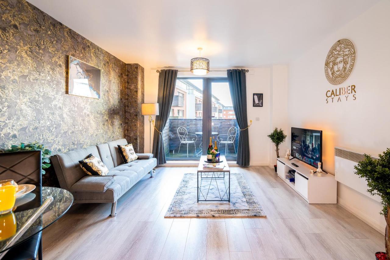 Caliber Stays Birmingham Bliss - Medusa Suite Apartments - Central 2-Bed Retreat - City Attractions, Sleeps 4, Free Netflix, Nearby Parking & Close Proximity - Bullring, Grand Central, The Cube - 5 Minutes Walk Экстерьер фото