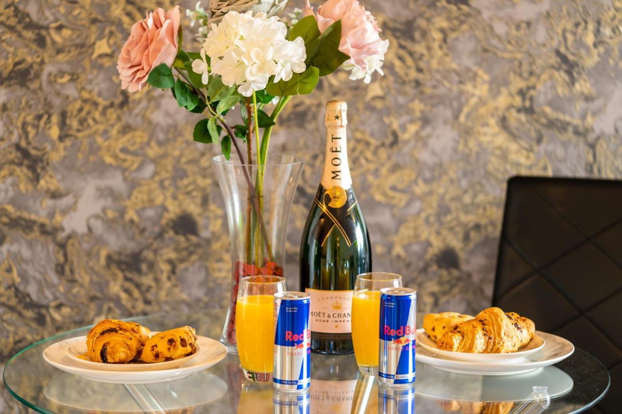 Caliber Stays Birmingham Bliss - Medusa Suite Apartments - Central 2-Bed Retreat - City Attractions, Sleeps 4, Free Netflix, Nearby Parking & Close Proximity - Bullring, Grand Central, The Cube - 5 Minutes Walk Экстерьер фото