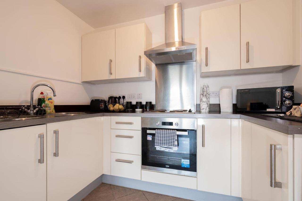 Caliber Stays Birmingham Bliss - Medusa Suite Apartments - Central 2-Bed Retreat - City Attractions, Sleeps 4, Free Netflix, Nearby Parking & Close Proximity - Bullring, Grand Central, The Cube - 5 Minutes Walk Экстерьер фото